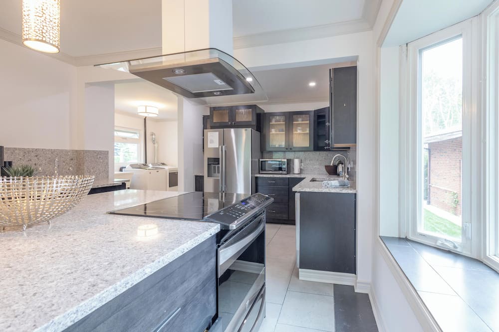 Mississauga House | Whole Home Oasis