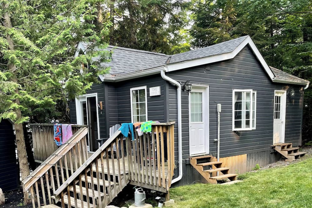 Haliburton House | Lakefront 2 cottage property with large private dock. Recently renovated.
