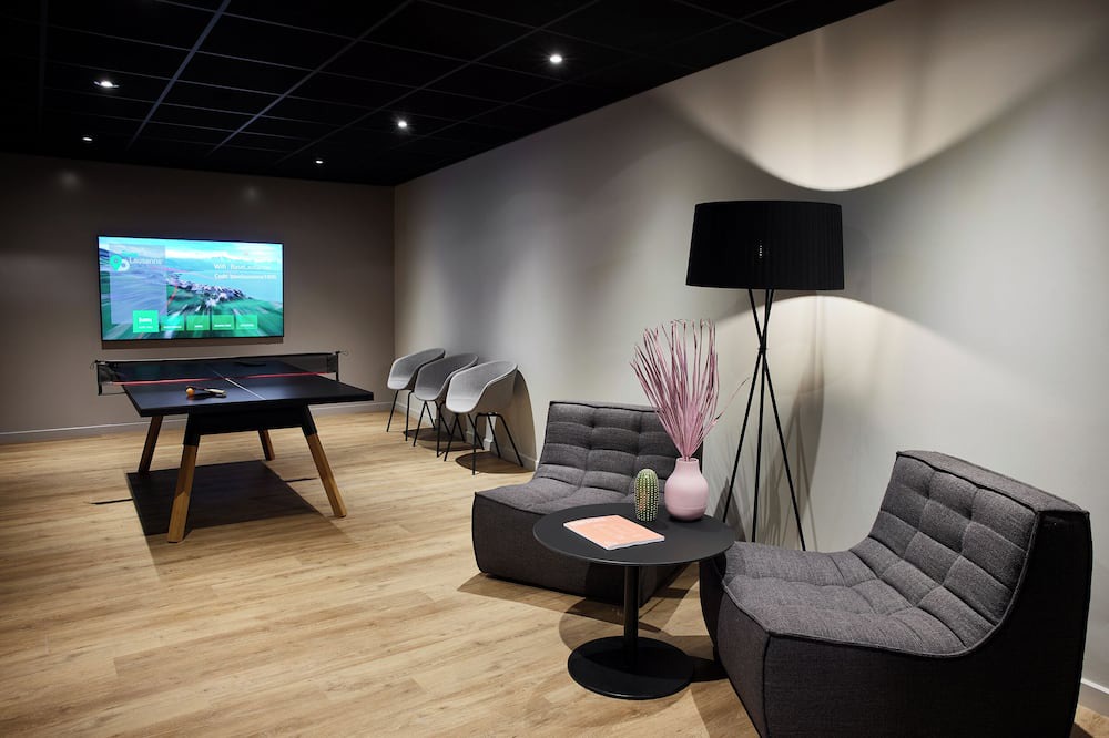 Lausanne House | Chic hotel with WiFi, AC, fitness room in lovely Lausanne