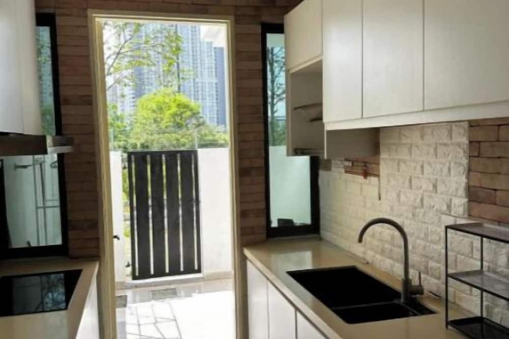 Cyberjaya House | Self Check in Homestay Room 5, Y5 Netflix Parking Coway