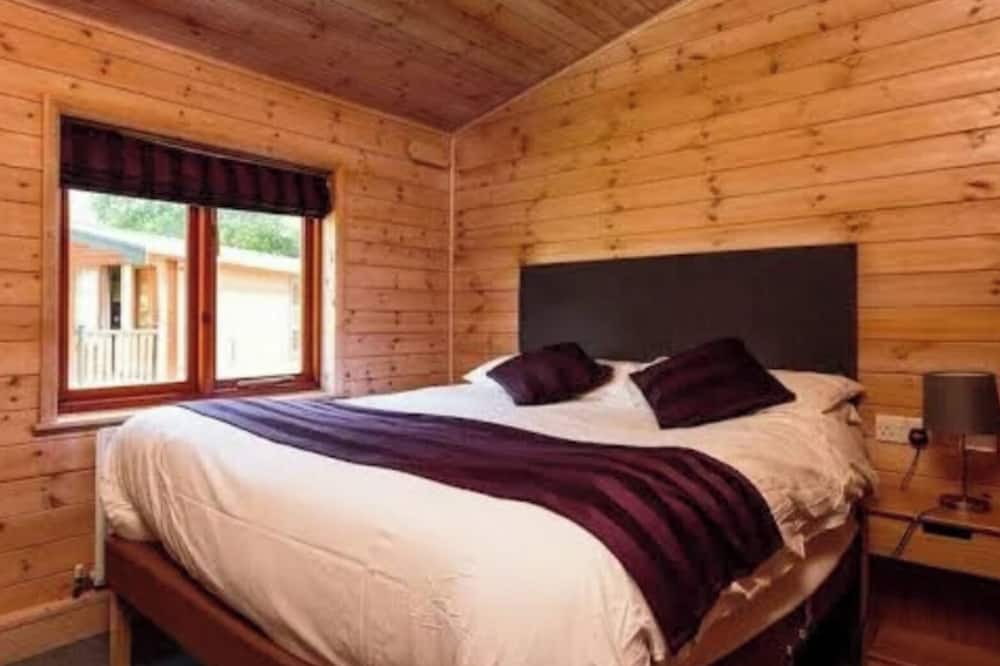 Innisfree Cabin | Deer Lodge is waiting for you! Enjoy natural beauty in an amazing backdrop.