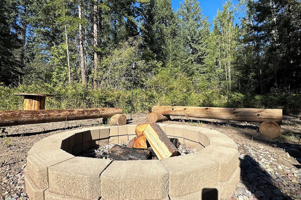 Ronan RV Rental | Charming Dry RV Spot at the base of Mission Mountains