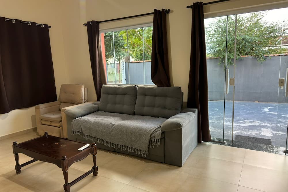 Praia do Porto Grande House | Casa Confortavel e bem Equipada com Piscina