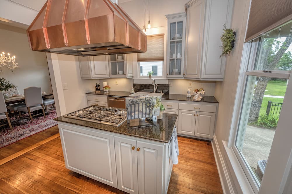 Brenham House | Historic 3-bedroom house walking distance to Downtown Brenham