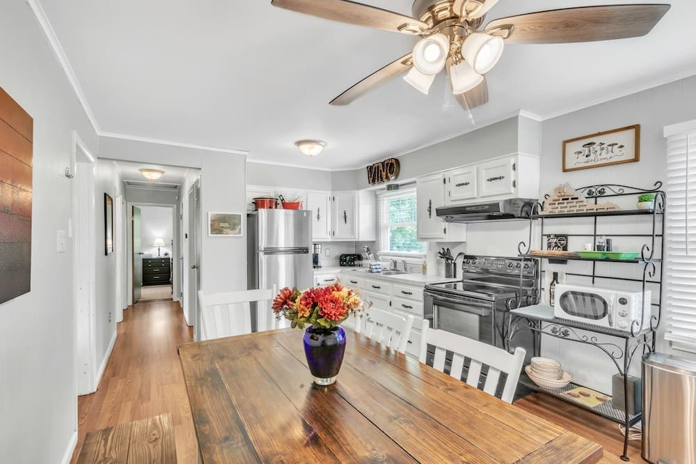Afton Cottage | NEW LISTING! Hill House Cottage (3-Bedroom) - Pets Allowed by RedAwning