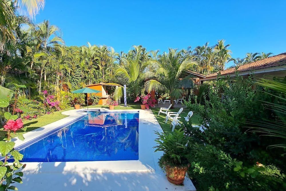 Los Cobanos Villa | Charming 3-bedroom villa with WiFi and AC in welcoming Acajutla