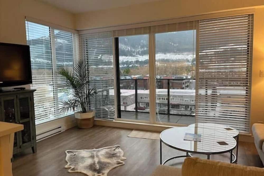 Downtown Squamish Condo | The Main Penthouse