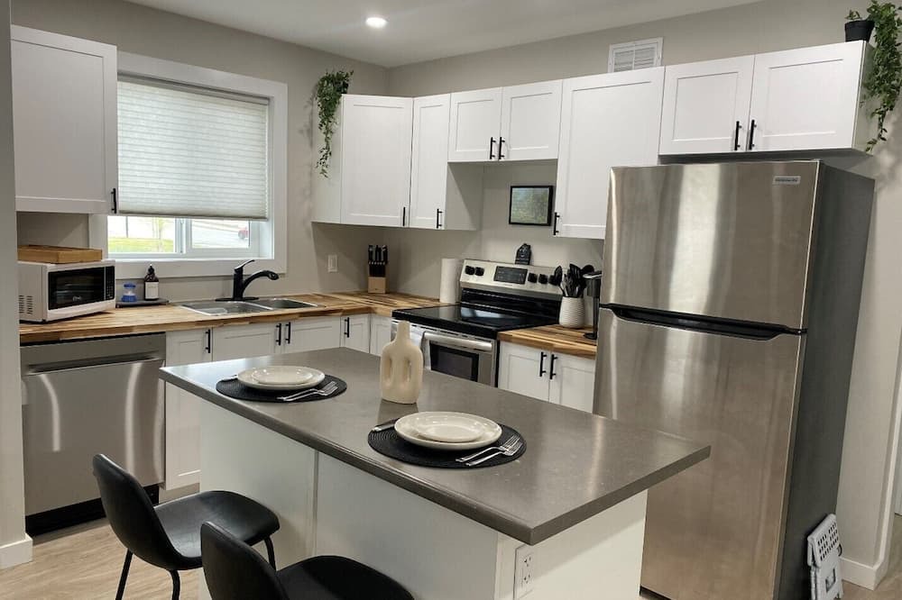Sioux Lookout Apartment | Cozy apartment in lovely Sioux Lookout with AC, WiFi, Netflix, Amazon Prime