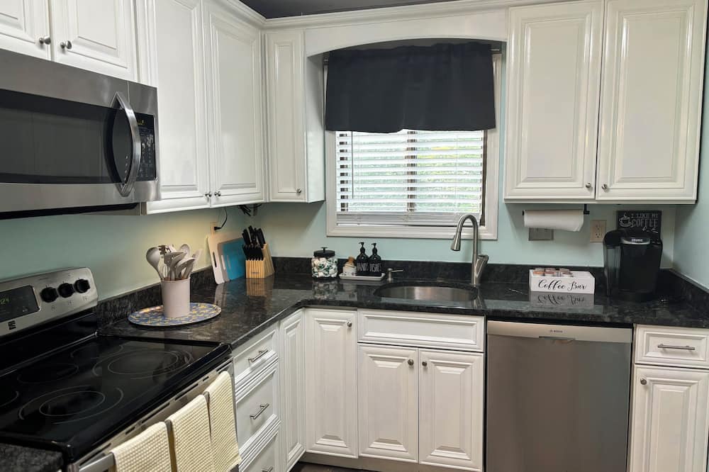 Circleville House | 3BR;2BA home; Middletown NY Sleeps 6; AC;WiFi; Close to Amenities; Peaceful .