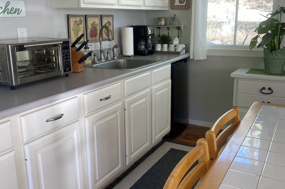 Ponderosa Park Cottage | Enchanted 2 bedroom cottage in the tranquil Prescott forest with WiFi, AC, more.