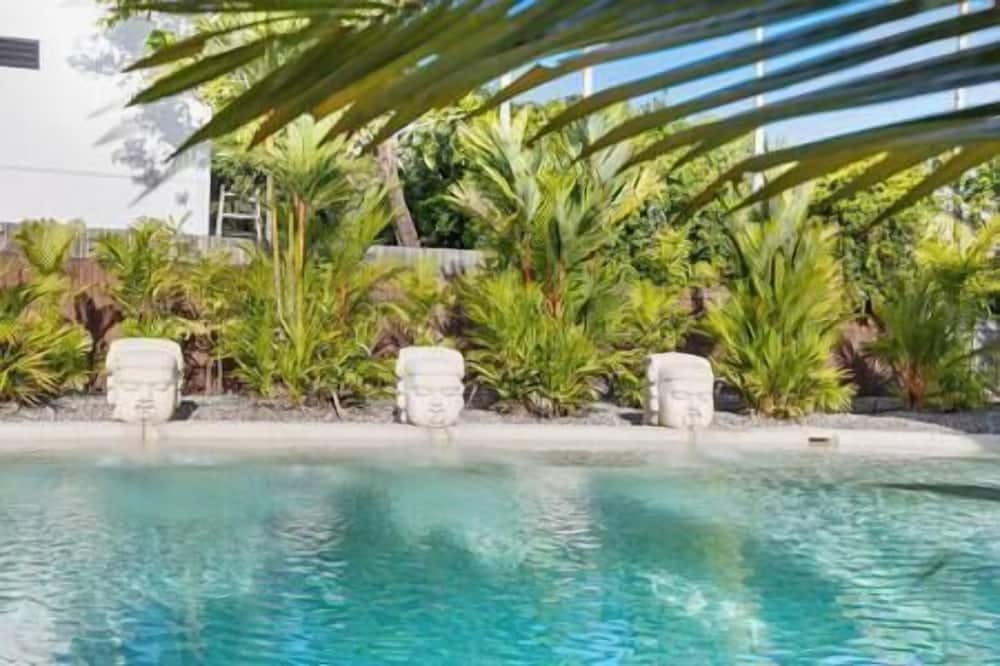 Clifton Beach Apartment | Clifton Beach Bliss 2BR Apartment, 300m to BEACH