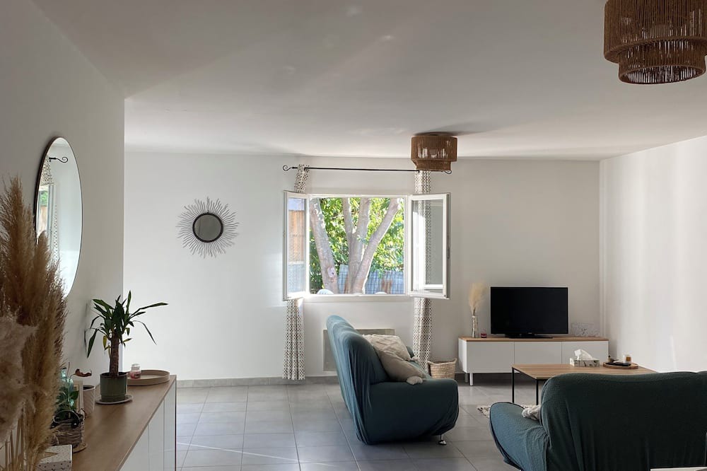Estanove House | Maison Proche Plages