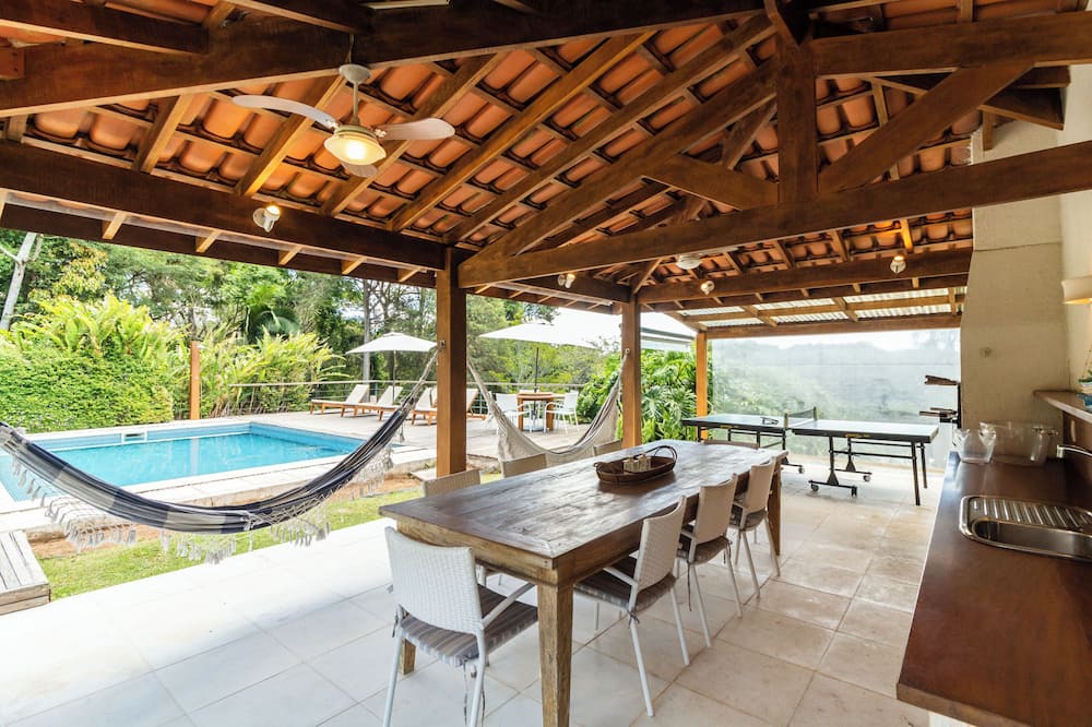 Ibiuna Cottage | Paraíso à Beira da Represa: Casa Luxuosa com Piscina no Veleiros de Ibiúna!