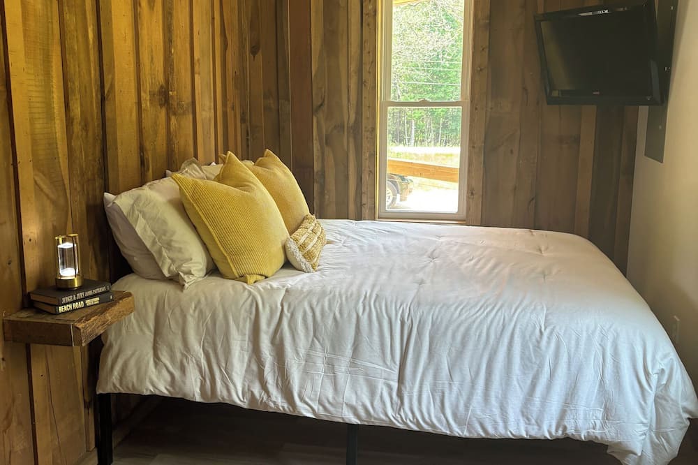 Dennis Cabin | Cabin at Bay Springs Lake & Tishomingo State Park