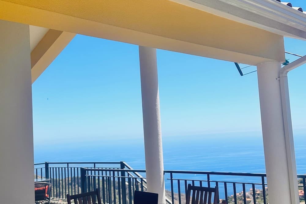 Campanario House | Panoramic sea and Mountain View 2 Bedroom house