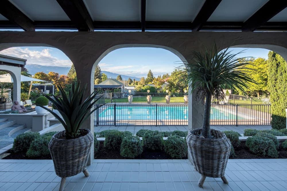 Lowburn Villa | Luxury Spanish Villa in the Heart of Cromwell