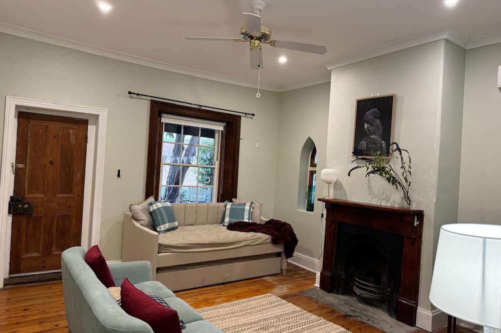 Upper Wakefield Cottage | This quaint and elegant cottage is your retreat in the heart of charming Auburn!