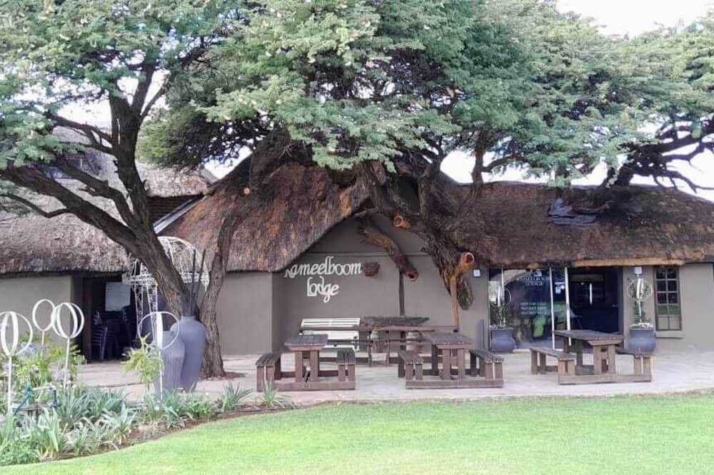 Vryburg Cabin | kameelboom lodge