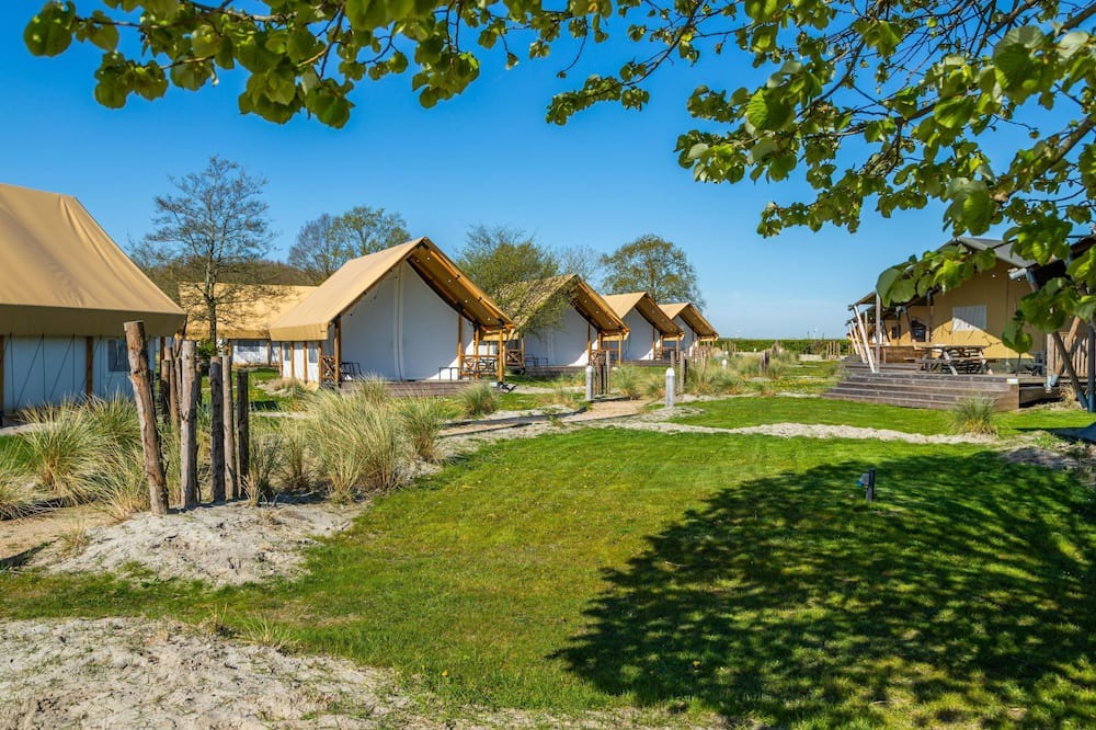 Biddinghuizen House | Bosvilla 10 by Interhome