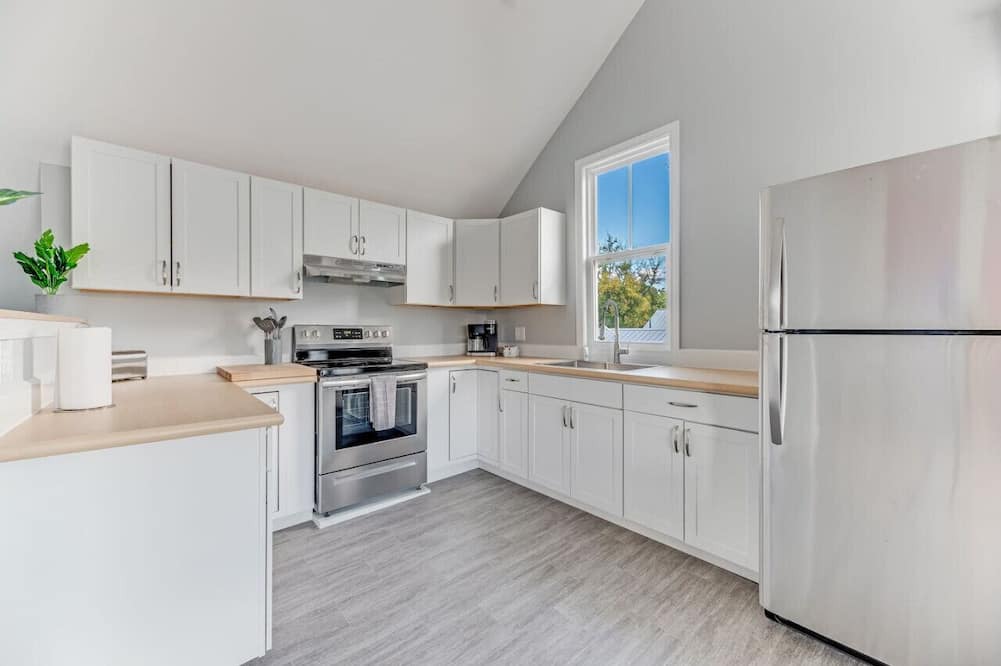 Costigan Apartment | Scenic Riverside | 4 BD | Parking Available