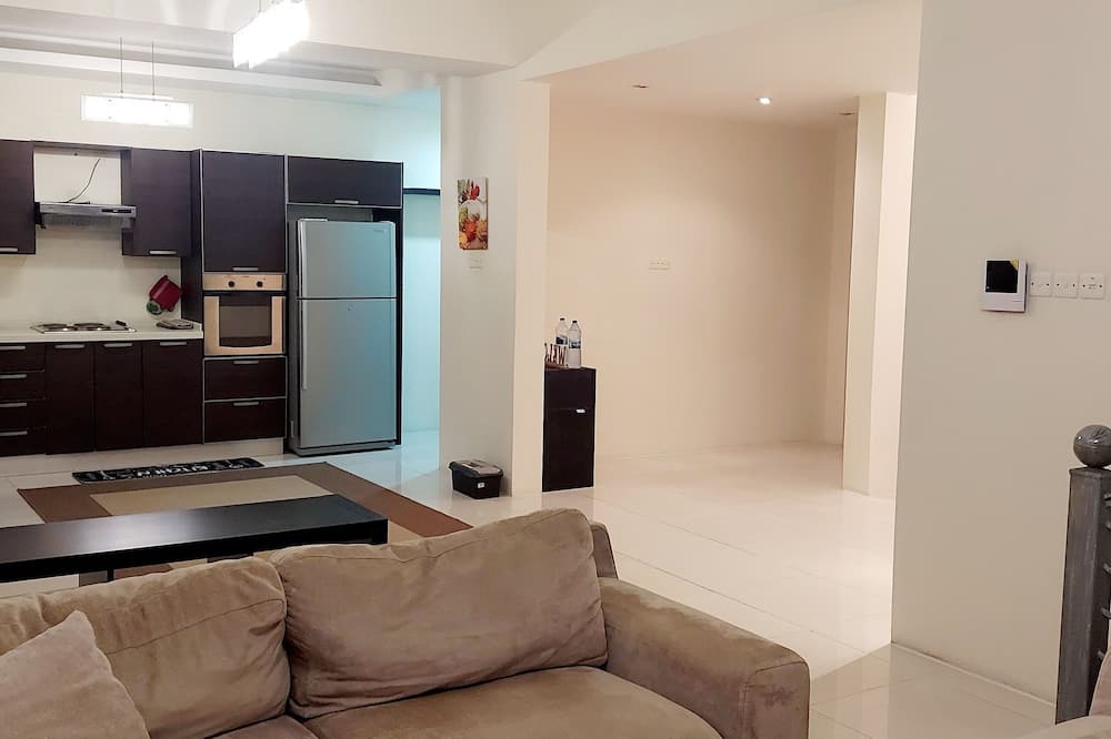 Hidd House | Fully Furnished 3 BR Villa with swimming pool