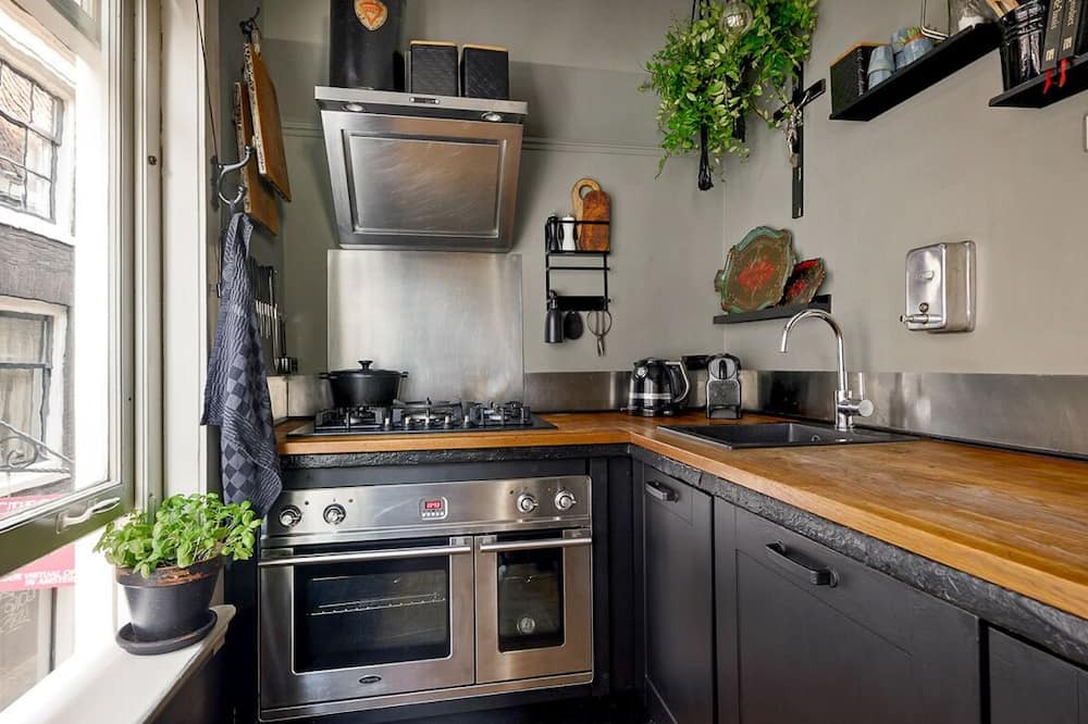 Binnenstad House | In the Heart of the Center, Opposite Dam Square