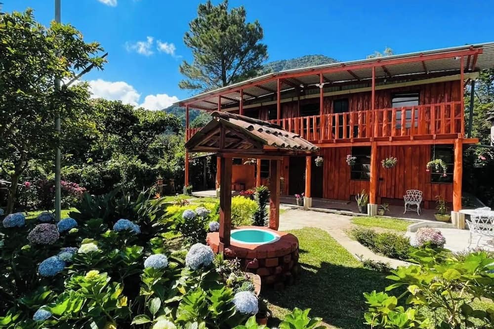 Los Naranjos Cabin | Charming Cabin Retreat in Los Naranjos, El Salvador! Your Serene Getaway Awaits!