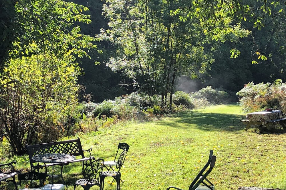 La Croupte Cottage | serene peace in the middle of the forest