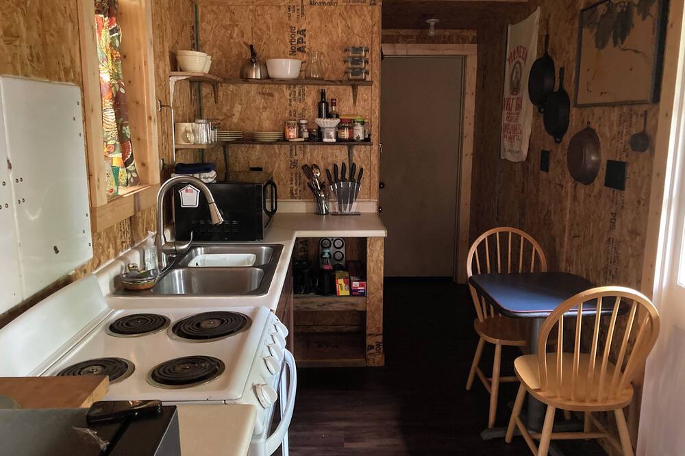 Elmendorf House | Tiny Bungalow nestled in forest! 20 minutes from downtown San Antonio!