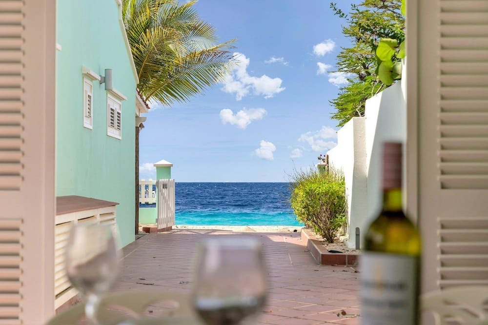 Playa House | Kas Koral - Authentic, luxury oceanfront villa in Kralendijk