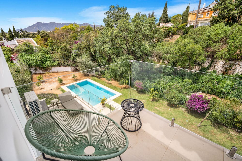 Urbanizacion el Rosario House | Holiday Home 'Casa Bonita' with Mountain View, Wi-Fi and Air Conditioning