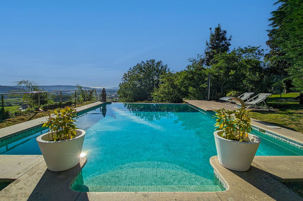 Quintans Apartment | Villa Regina: Luxurius Seaside Escape