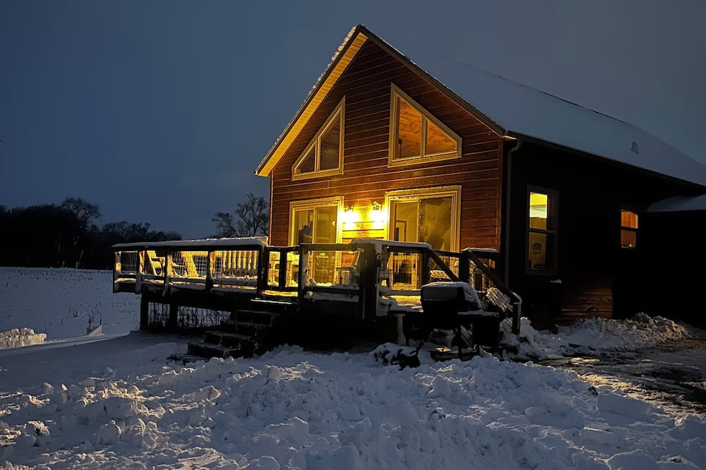 Milan Cabin | Cozy cabin on family farm. Surrounded by nature, yet close to the Quad Cities.