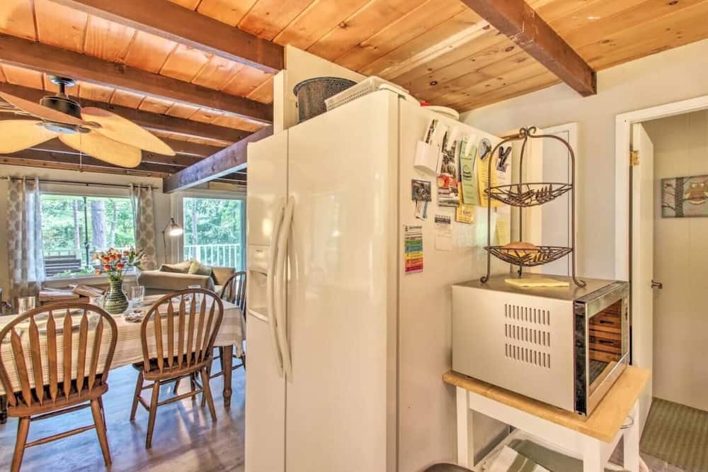 Lake Arrowhead Cottage | Lakefront Cottage | Private Dock | Kayaks