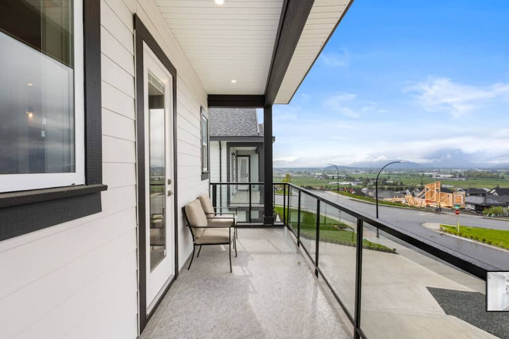 Eastern Hillsides House | Birchwood Retreat | Family Friendly | King Bed