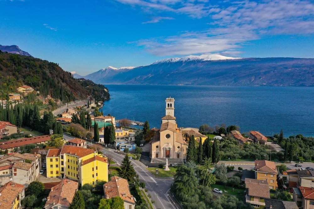Gaino Apartment | Casa Bougainville with pool and lake view