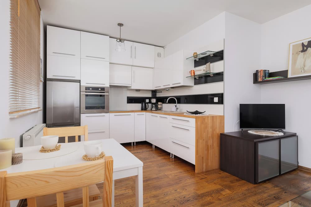 Chorzow Apartment | Działkowa Apartment Chorzów by Renters