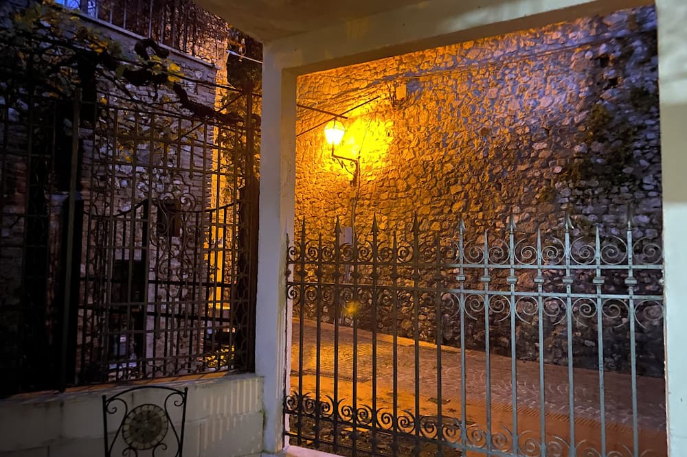 Toffia Apartment | 3-bedroom apartment in enchanting Lazio 45 minutes north of Rome with WiFi