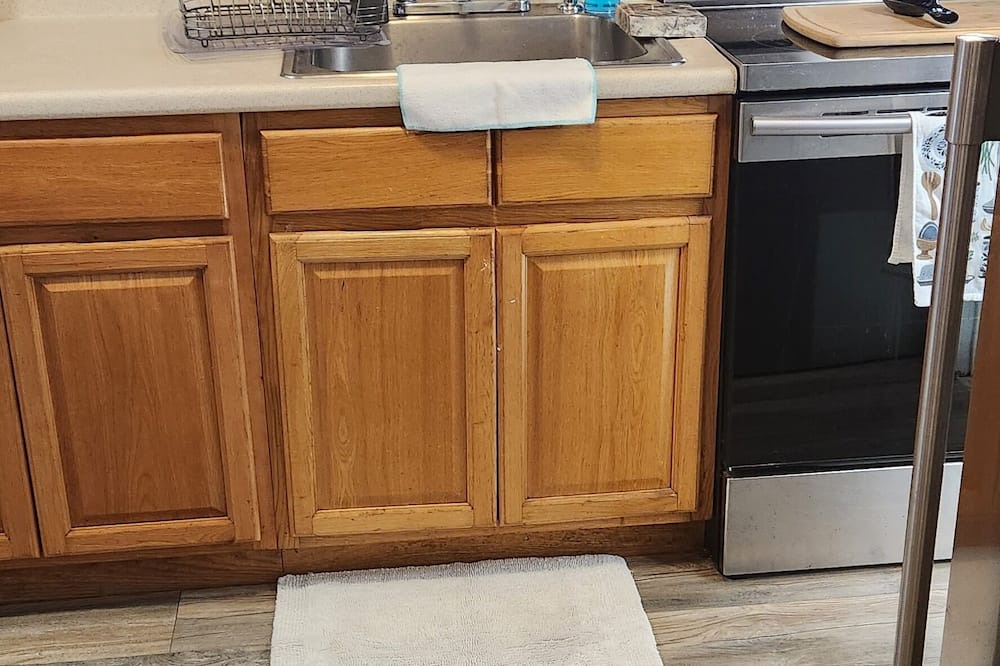 Lake Hopatcong House | Cozy 1-bedroom small house steps aways from restaurants and beautiful Lake view