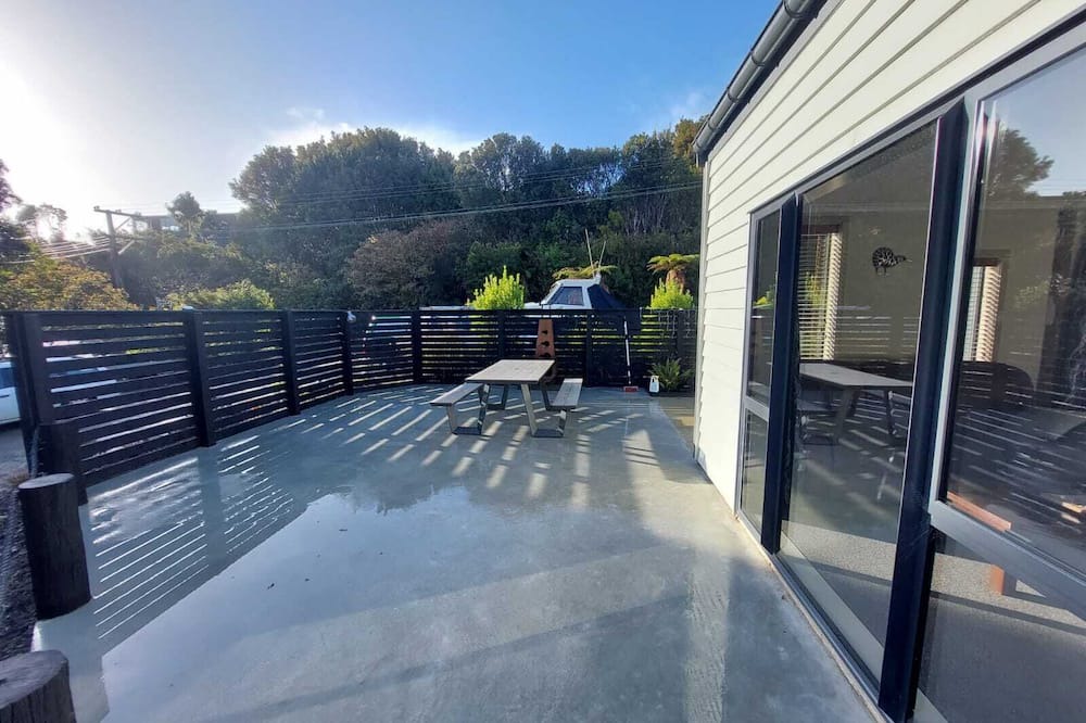 Oban House | Central location, 5 mins to everything. Car can be provided.