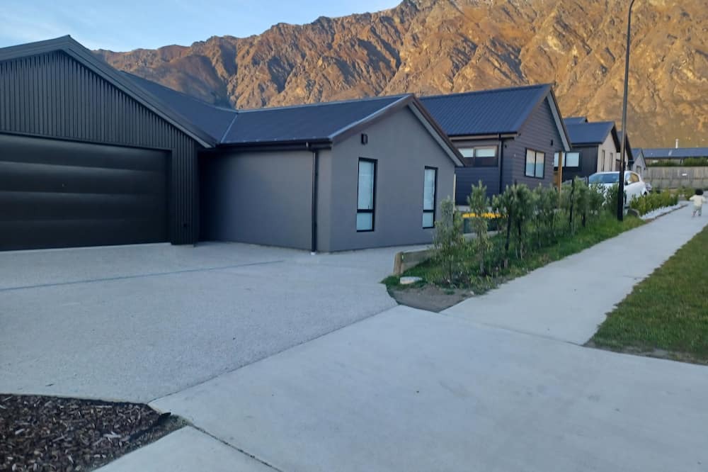 Kawarau Falls Cottage | Dhee's cottage
