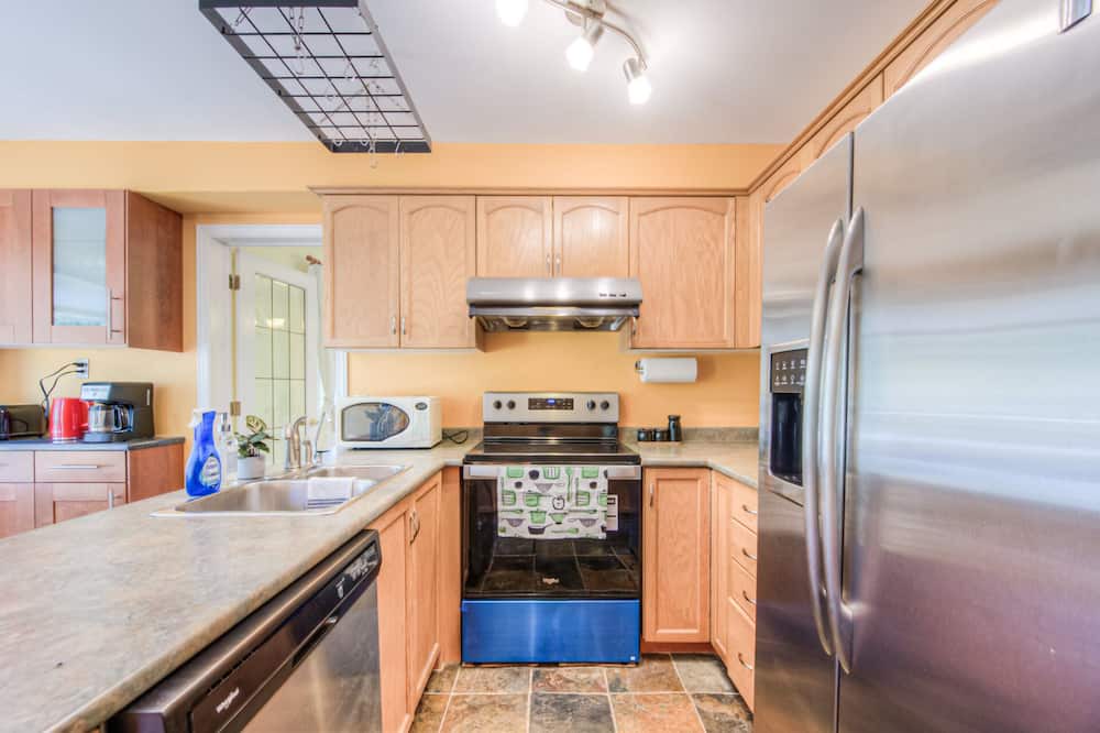 Rosemount House | 45% Off for Monthly Stay ✪ 7 Beds Home ✪ BBQ ✪ 1.5 Gb WiFi