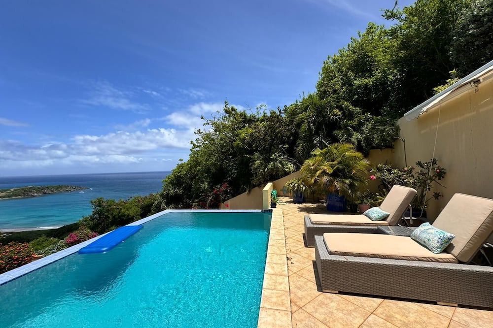 Cay Bay Hill Apartment | View Point Grand Studio: Cozy, Ocean Views, Gentle Breezes, Backup Benerator