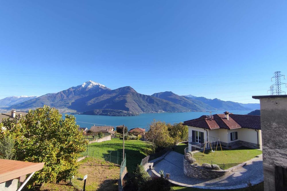 Stazzona Apartment | Casa Vacanze "window on the Lake"