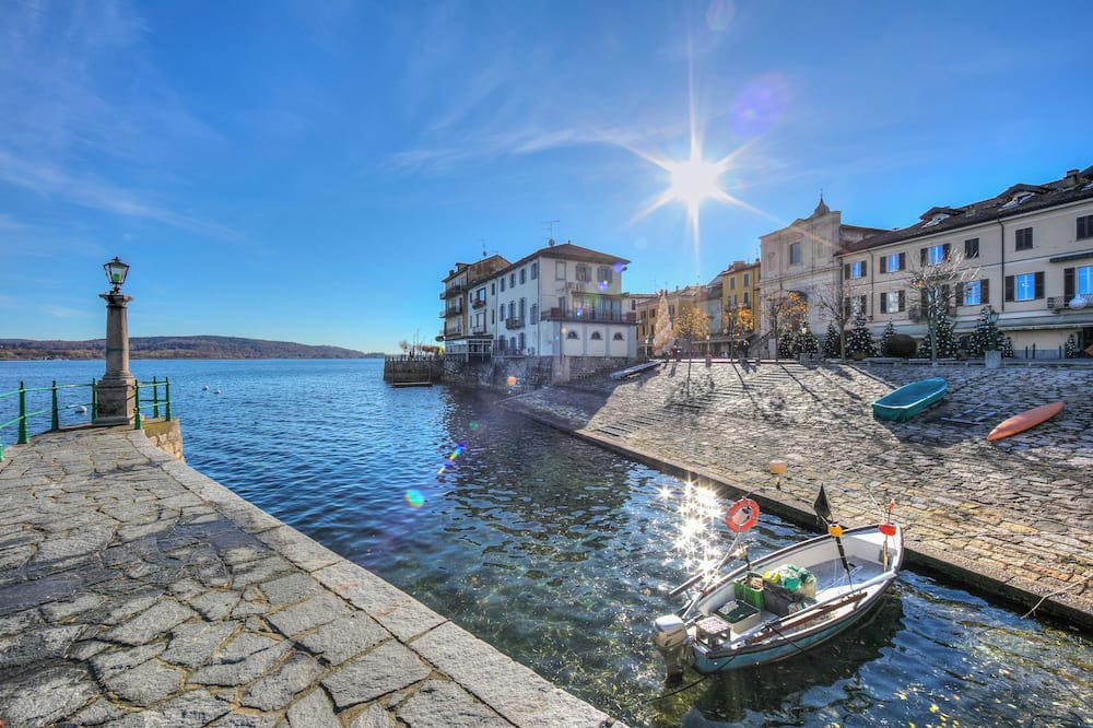 Arona Villa | Lago Magico Pied Dans L' Eau