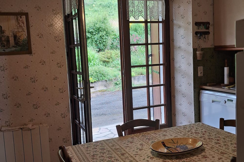 Attignat-Oncin House | Magnificent country house in a quiet, green setting