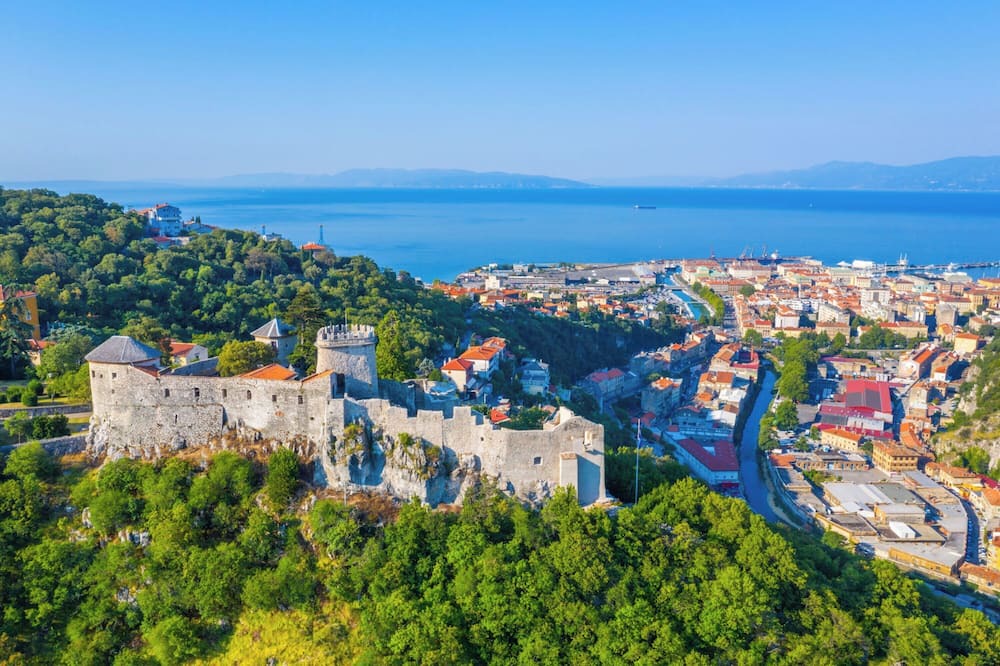 Rijeka Apartment | Pool Apartment Happy Sound