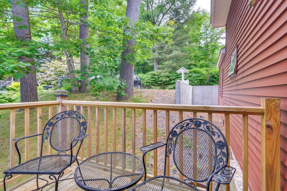 Leeds Cottage | Androscoggin Lakefront Cottage, Boat Dock & Views!
