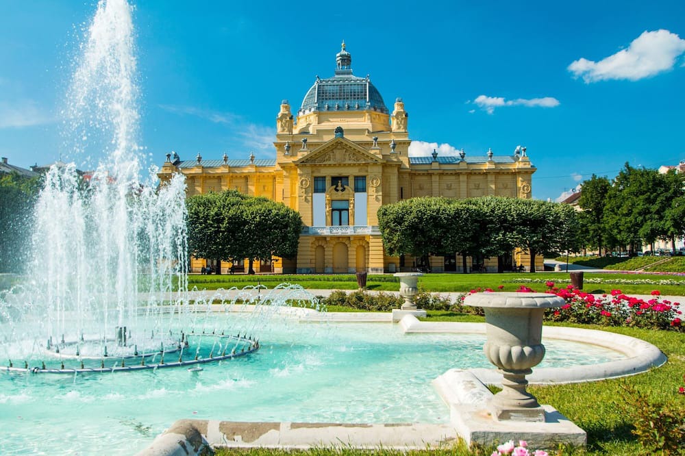 Zagreb Villa | Central Haven - One Bedroom Villa, Sleeps 4