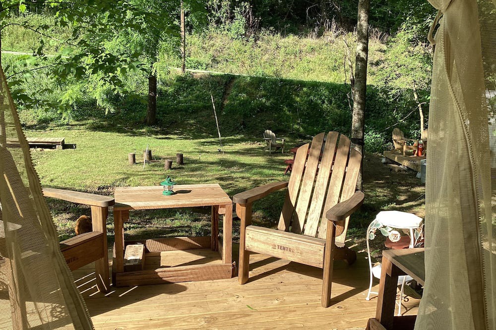 Turtletown RV Rental | Luxury Tent Ultimate in privacy and amenities Only 7 minutes to attractions